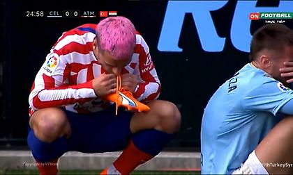 Ο Γκριεζμάν έβαλε τρικλοποδιά στον Μινγκέθα και τον βοήθησε λύνοντάς του τα κορδόνια με το στόμα!