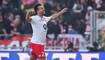 Σούπερ Μόντσα, πάει… τρένο και εκτός έδρας!