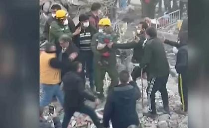 Σεισμός στην Τουρκία: 3χρονο αγόρι απεγκλωβίζεται μετά από 158 ώρες!