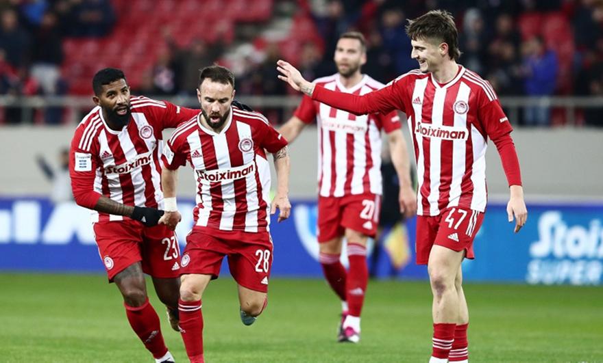 Χριστόγλου: «Η απόσταση από την κορυφή μειώνει το άγχος στους παίκτες του Ολυμπιακού»