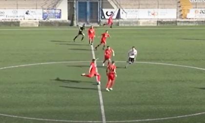 Γκολάρα από τη σέντρα στα 3,8 δευτερόλεπτα στην Ιταλία!