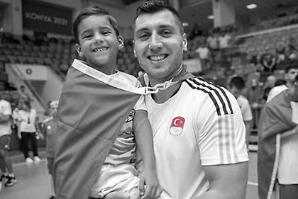 Συνεχίζεται η τραγωδία στην Τουρκία: Νεκρός ο αρχηγός της εθνικής χάντμπολ και ο 5χρονος γιος του