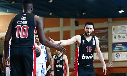 Ζέρβας: «Ο Ολυμπιακός είναι φαβορί, αλλά πρέπει να το αποδείξει και στο παρκέ»