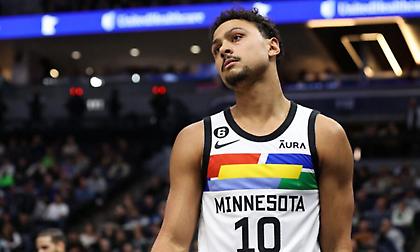 Συνελήφθη ο Φορμπς επειδή χτύπησε την κοπέλα του!