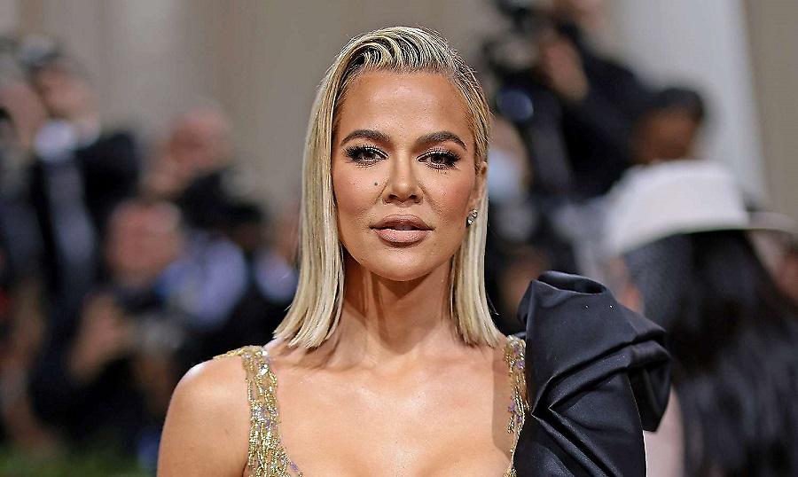 Κλόε Καρντάσιαν: Ποζάρει με τολμηρό μπικίνι σε «αφιλτράριστες» φωτό και... προκαλεί παροξυσμό