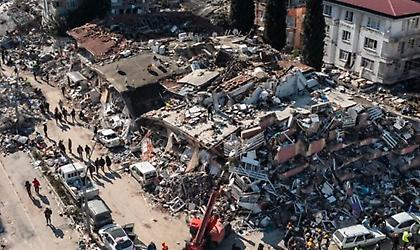 Θαύμα: Γυναίκα βρέθηκε ζωντανή στα συντρίμμια μετά από 257 ώρες!