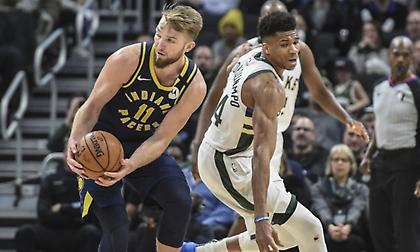 Αποθέωσαν τον Βεζένκοφ οι Φοξ και Σαμπόνις: «Με τέτοιους παίκτες παίρνεις πρωτάθλημα»