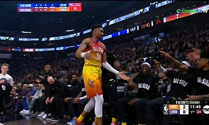 Ο Γιάννης κάρφωσε στην πρώτη φάση και βγήκε από το ματς για να προστατεύσει το χέρι του!