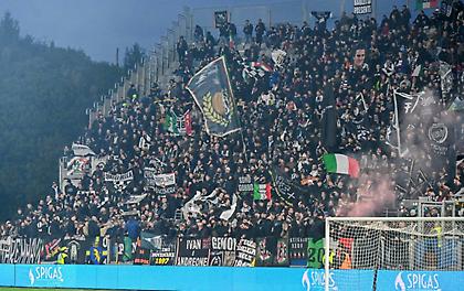 Υπάλληλοι της Σπέτσια μηνύουν οπαδούς της Γιουβέντους γιατί τους έβρεξαν με ούρα!