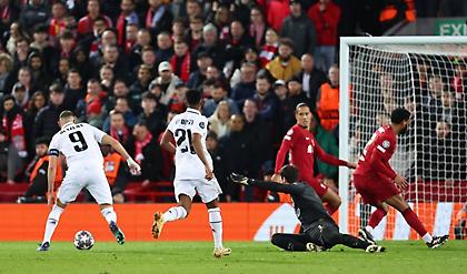 Ξεχειλώνει το σκορ ο Μπενζεμά, 5-2 μέσα στο «Άνφιλντ» η Ρεάλ!