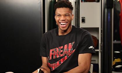 Απίθανες απαντήσεις Αντετοκούνμπο για το πόσο του κόστισαν τα ρούχα που φορούσε στο All Star Weekend