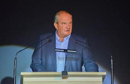 Το δύσκολο «αντίο» των πολιτικών: Πώς αποχώρησαν πρώην πρωθυπουργοί και ηγέτες κομμάτων