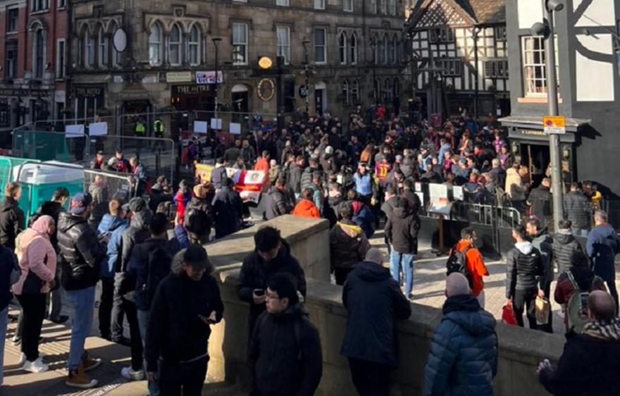 Οπαδοί Γιουνάιτεντ: «Ο Μέσι δεν θα επιστρέψε ποτέ»