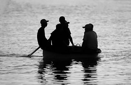 Σε εξέλιξη επιχείρηση διάσωσης μεταναστών ανοιχτά της Σάμου - Έχουν βρεθεί 19 άτομα