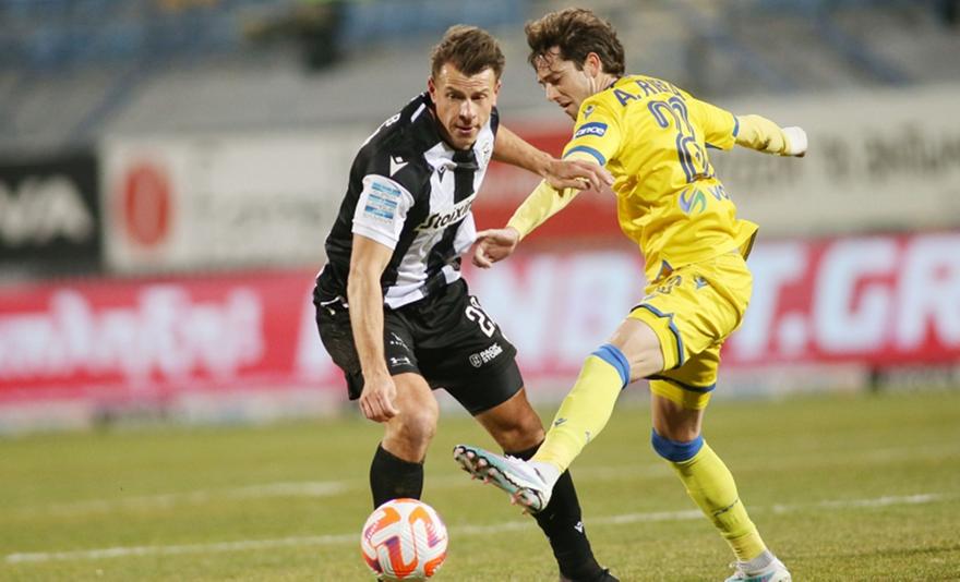 Ο Ριέρα μίλησε σε άπταιστα ελληνικά για το αγαπημένο του padel