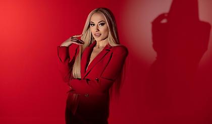 Σε μουσικό «πυρετό» η Τίνα Μελά