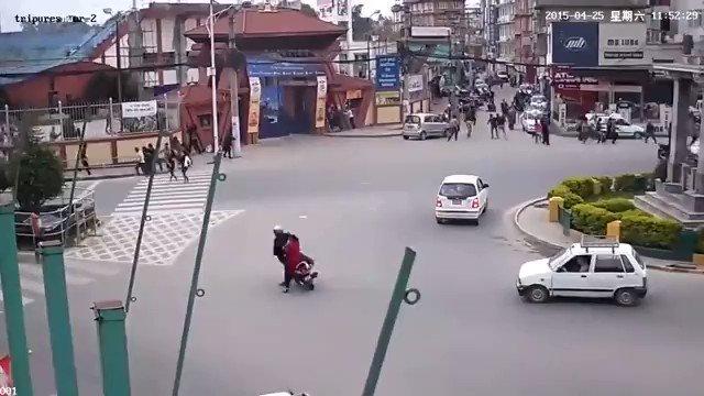 Τατζικιστάν: Τρομακτικές σκηνές την ώρα του σεισμού