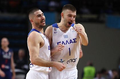 Τα παιδιά στο παρκέ και την κερκίδα, είναι η μόνη σου ελπίδα