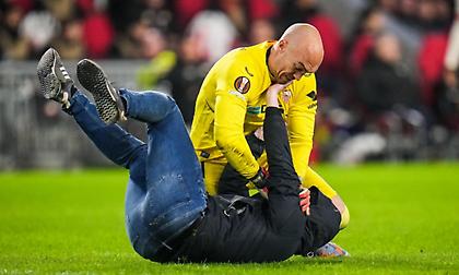 Έρευνα της UEFA για την επίθεση οπαδού της Αϊντχόφεν στον Ντιμίτροβιτς