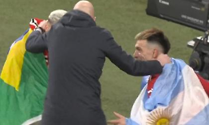 Το έριξε στον χορό με Άντονι και Μαρτίνες για το Λιγκ Καπ της Γιουνάιτεντ ο Τεν Χαγκ!