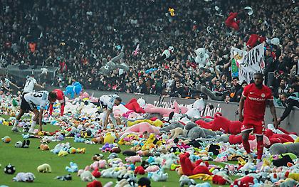 Τουρκία: «Κυβέρνηση, παραιτήσου», το σύνθημα που ακούγεται από τις κερκίδες των γηπέδων