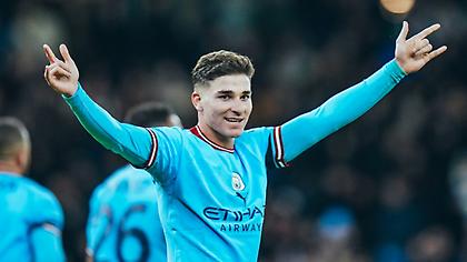 Επεκτείνει κατά ένα χρόνο το συμβόλαιο του Άλβαρες η Σίτι