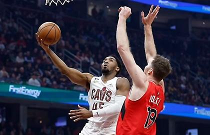 «Πρέπει να βάλεις τώρα 72», η ατάκα της μητέρας του Μίτσελ μετά το ρεκόρ του Λίλαρντ