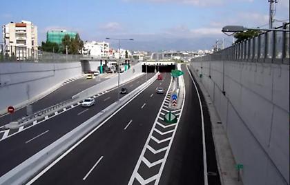 Ανατροπή αυτοκινήτου στην περιφερειακή Υμηττού