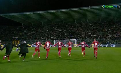 Έξαλλοι πανηγυρισμοί στην Κρεμονέζε για την πρώτη νίκη της στη Serie A!