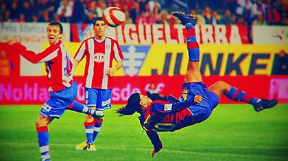 Σαν σήμερα: Το τελευταίο γκολ του Ροναλντίνιο με την Μπαρτσελόνα ήρθε με ανάποδο ψαλίδι