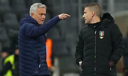 Η ιταλική ομοσπονδία ερευνά τη συμπεριφορά του τέταρτου διαιτητή μετά τις κατηγορίες του Μουρίνιο