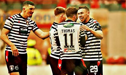 Κουίν'ς Παρκ: Η ομάδα που ανακάλυψε την… πάσα έγινε επιτέλους επαγγελματική και τα θέλει όλα!