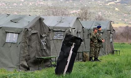 Ο στρατός στο σημείο της τραγωδίας στα Τέμπη – Εικόνες από την επιχείρηση απεγκλωβισμού των θυμάτων