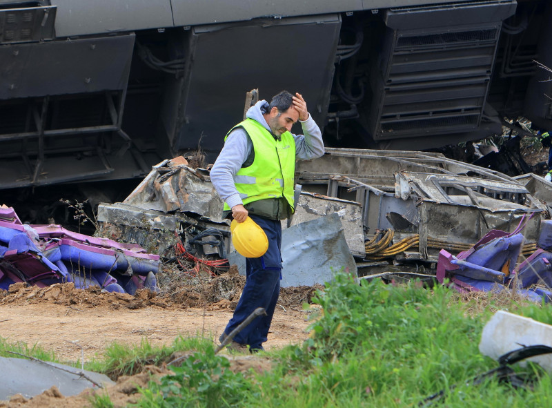 Tέμπη:  Ο στρατός στο σημείο της τραγωδίας