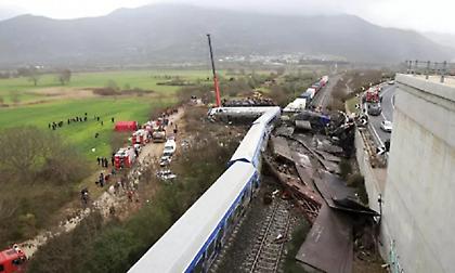 Τραγωδία στα Τέμπη: «Νεαρά παιδιά οι περισσότεροι νεκροί - Υπάρχουν και άλλοι εγκλωβισμένοι»