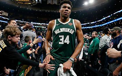 Ο Γιάννης Αντετοκούνμπο έκανε δωρεά ένα εκατομμύριο δολάρια σε κέντρα ψυχικής υγείας του Μιλγουόκι