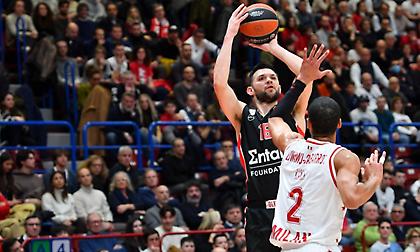 Αρμάνι-Ολυμπιακός (4η περίοδος)