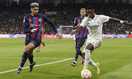 Τσάβι: «Από τους καλύτερους σέντερ μπακ στον κόσμο ο Αραούχο»