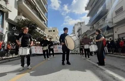 «Ποτέ ξανά»: Κύμα οργής των νέων για την τραγωδία στα Τέμπη - Κινητοποιήσεις σε Βόλο και Πάτρα