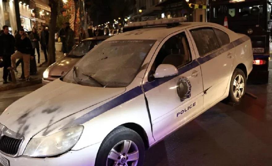 Επεισόδια στο Σύνταγμα: Πέντε αστυνομικοί τραυματίες