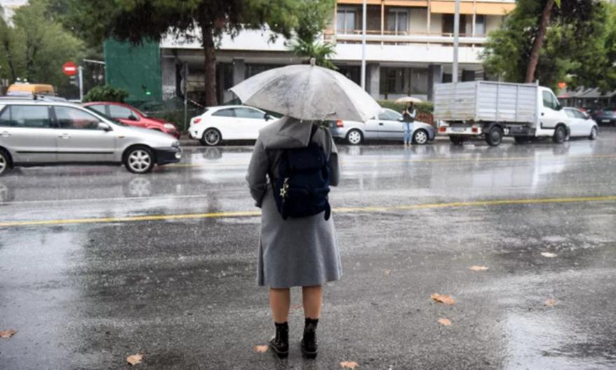 Καιρός: Βροχές και καταιγίδες με σκόνη το Σάββατο