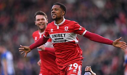 Απίθανα πράγματα από τον Άκπομ: Σκόραρε δις κόντρα στη Ρέντινγκ και έφτασε τα 21 γκολ!