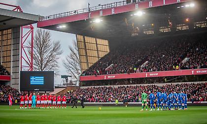 Ενός λεπτού σιγή στο Νότιγχαμ-Έβερτον για τα Τέμπη, στο γήπεδο ο Μαρινάκης
