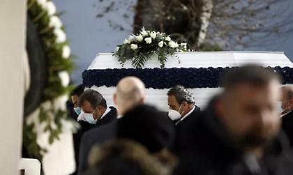 Πόνος και θλίψη στην κηδεία του 28χρονου Σωτήρη που σκοτώθηκε στα Τέμπη