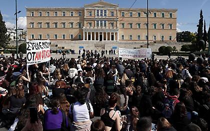 Σε απεργιακό κλοιό η χώρα την Τετάρτη – Ποιοι συμμετέχουν