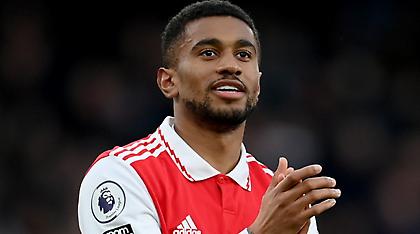 Η Άρσεναλ σπέυδει να ανανεώσει τον λυτρωτή Νέλσον