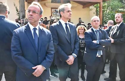 Θρήνος στην κηδεία του μηχανοδηγού Σπύρου Βούλγαρη - Παρών και ο πρωθυπουργός