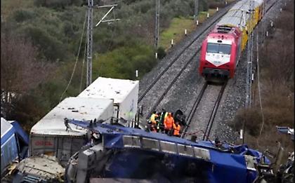 Τραγωδία στα Τέμπη: Αποσωληνώθηκε 20χρονος επιζών και χαμογέλασε