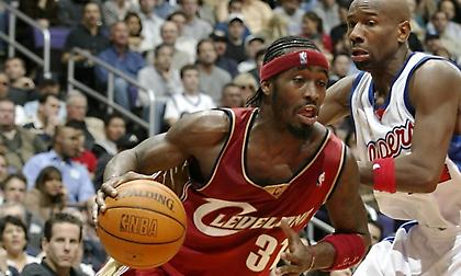 Το έκανε… χειρότερα από τον Αντετοκούνμπο: Η θλιβερή προσπάθεια του Ρίκι Ντέιβις για τριπλ-νταμπλ