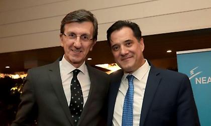 Άδωνις εναντίον οπαδών του Ολυμπιακού για Πορτοσάλτε: «Εμετικό το πανό»!